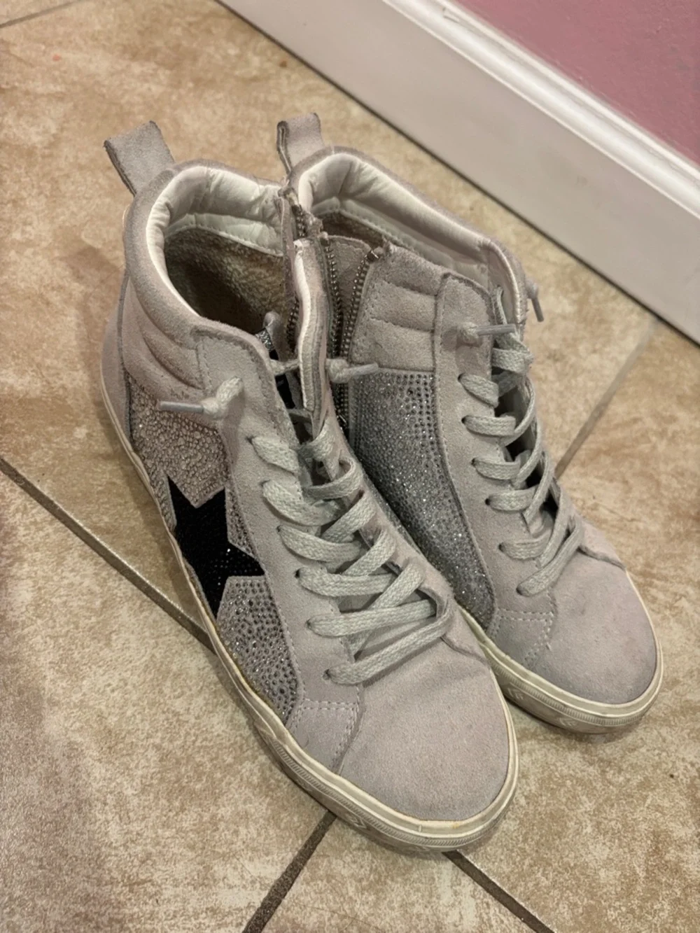 Vintage Havana Women's High-Top Sneakers in Light Gray with Black Star - Picture 1 of 5
